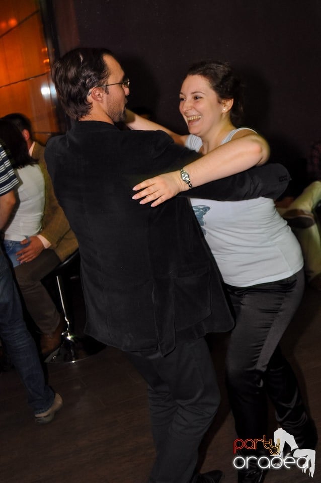 Seară de dans în Blondy's Art Café, 