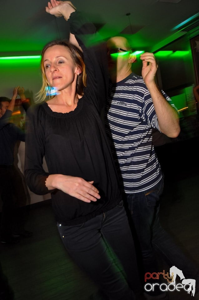 Seară de dans în Blondy's Art Café, 