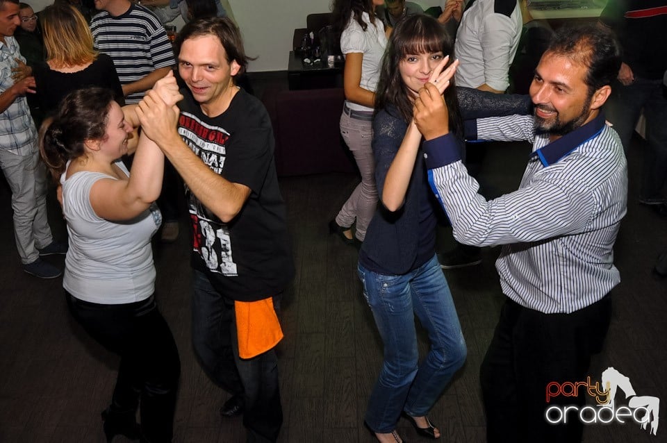 Seară de dans în Blondy's Art Café, 