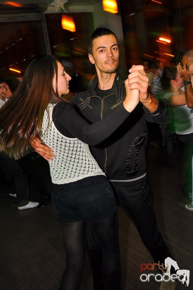 Seară de dans în Blondy's Art Café, 