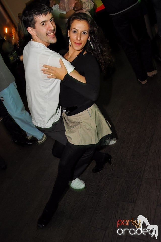 Seară de dans în Blondy's Art Café, 