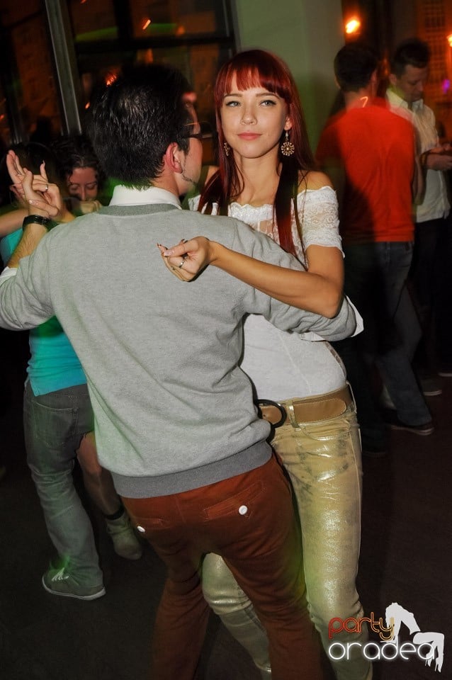 Seară de dans în Blondy's Art Café, 