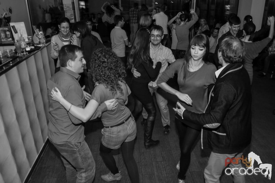 Seară de dans în Blondy's Art Café, 