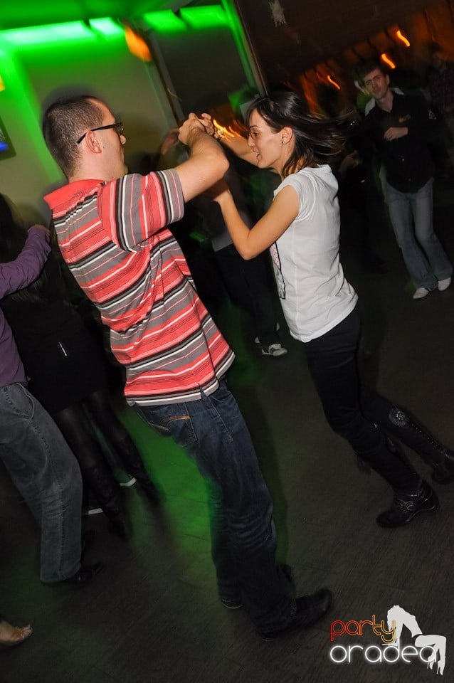 Seară de dans în Blondy's Art Café, 