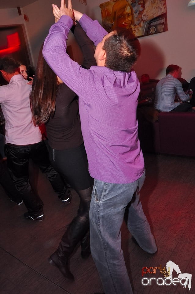 Seară de dans în Blondy's Art Café, 