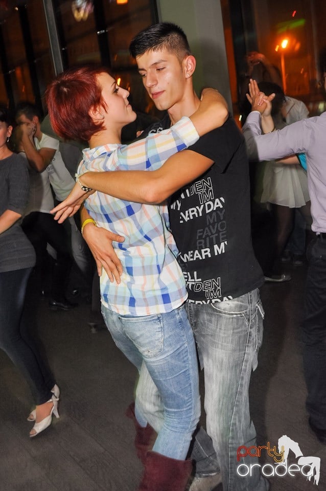 Seară de dans în Blondy's Art Café, 