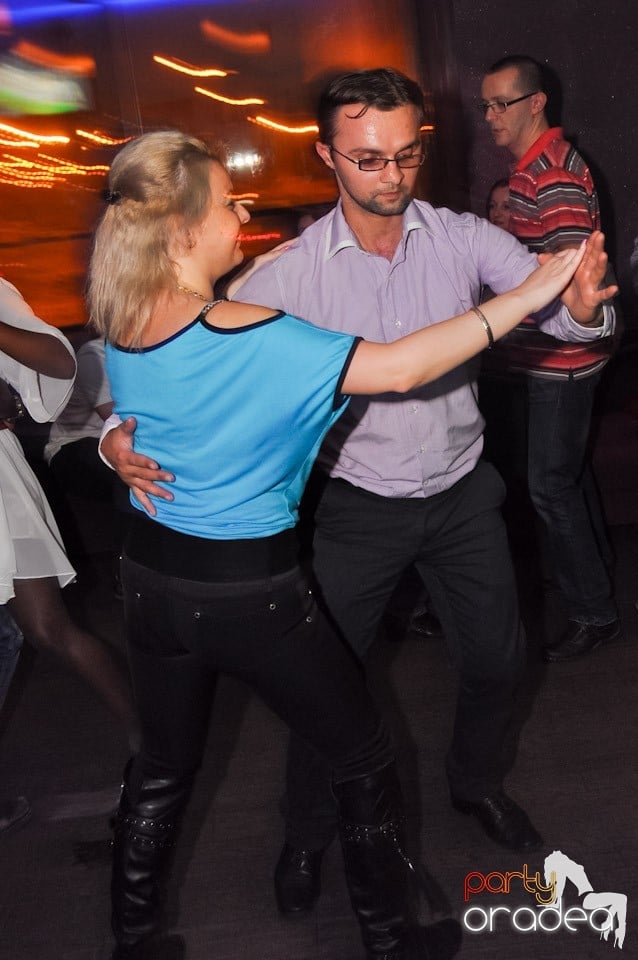 Seară de dans în Blondy's Art Café, 