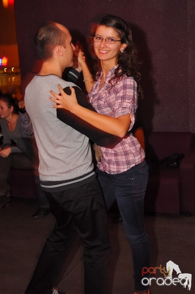 Seară de dans în Blondy's Art Café, 