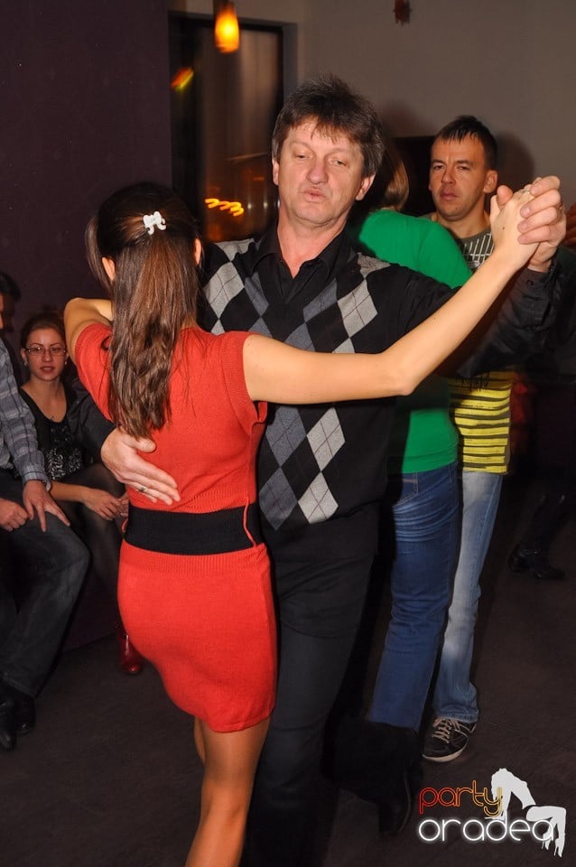 Seară de dans în Blondy's Art Café, 