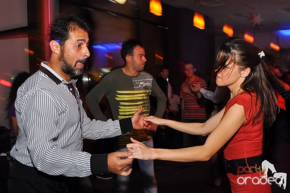 Seară de dans în Blondy's Art Café, 