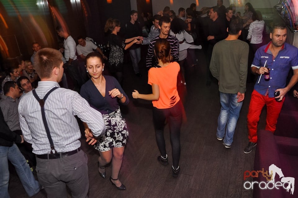 Seară de dans în Blondy's Art Café, 