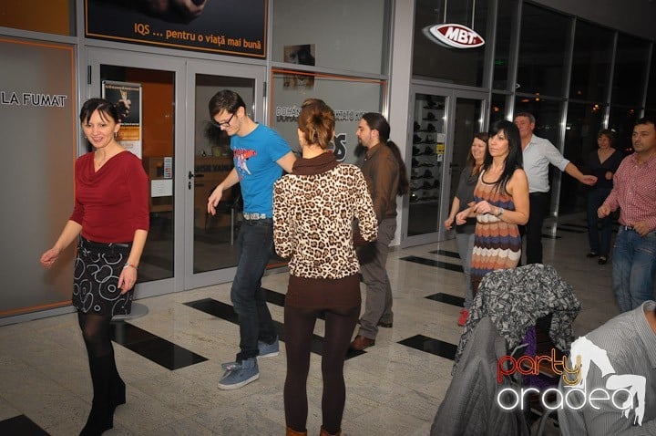 Seară de dans în Blondy's Art Café, 