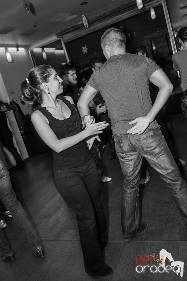 Seară de dans în Blondy's Art Café, 