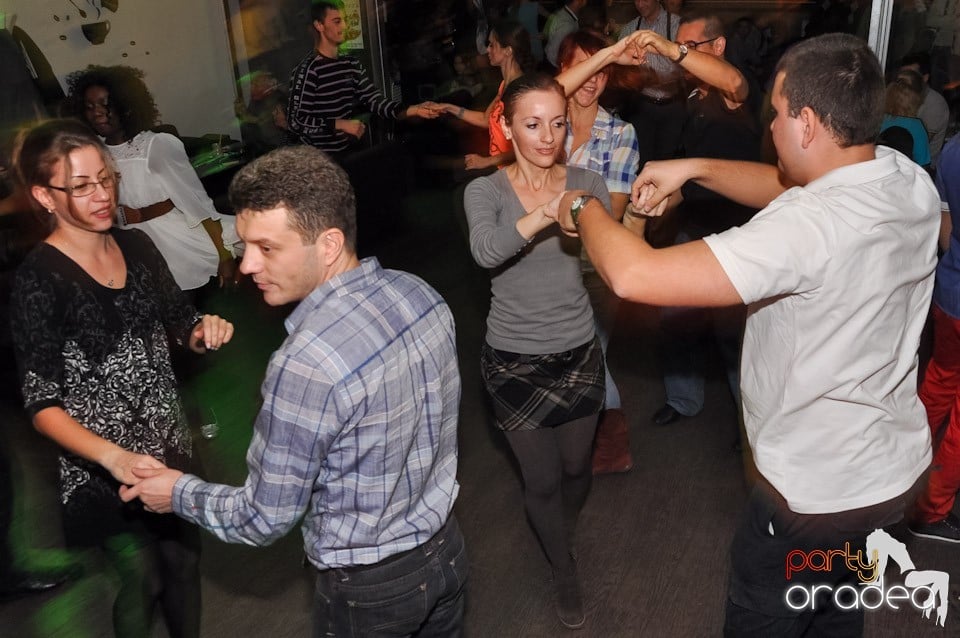 Seară de dans în Blondy's Art Café, 