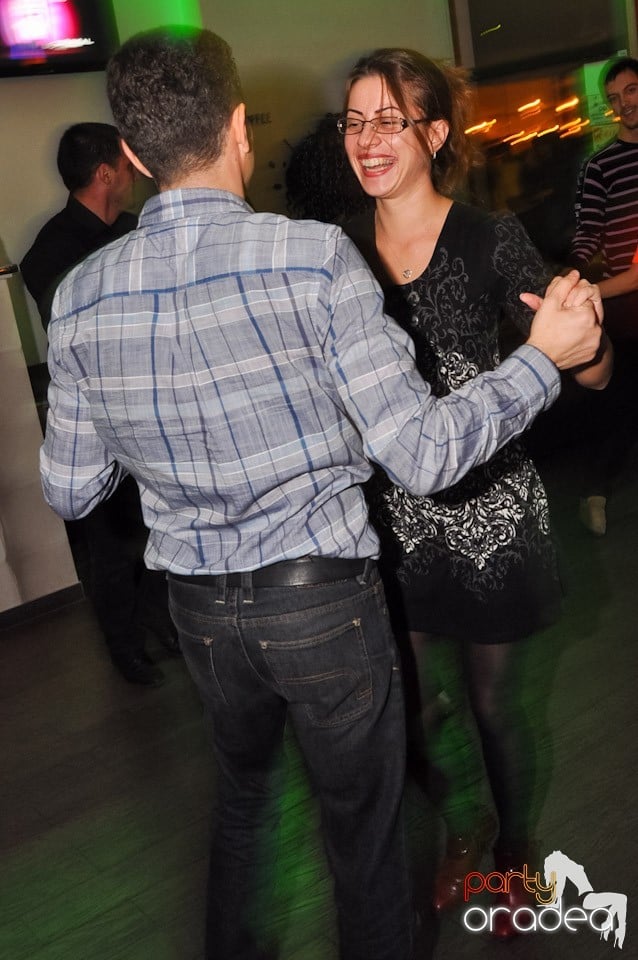 Seară de dans în Blondy's Art Café, 