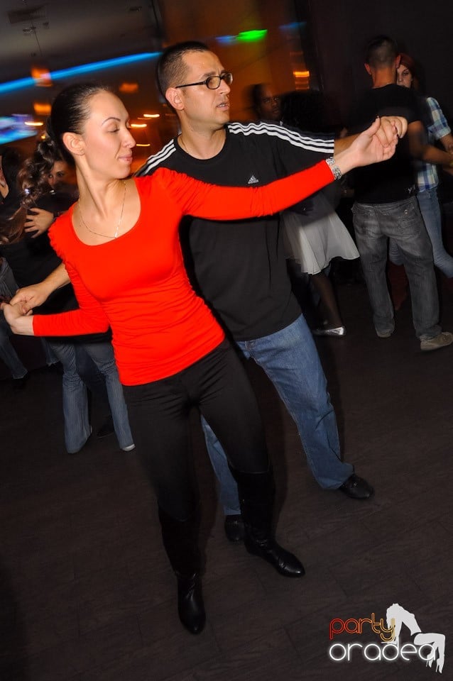 Seară de dans în Blondy's Art Café, 