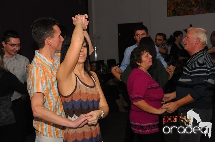 Seară de dans în Blondy's Art Café, 