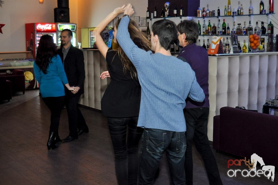 Seară de dans în Blondy's Art Café, 