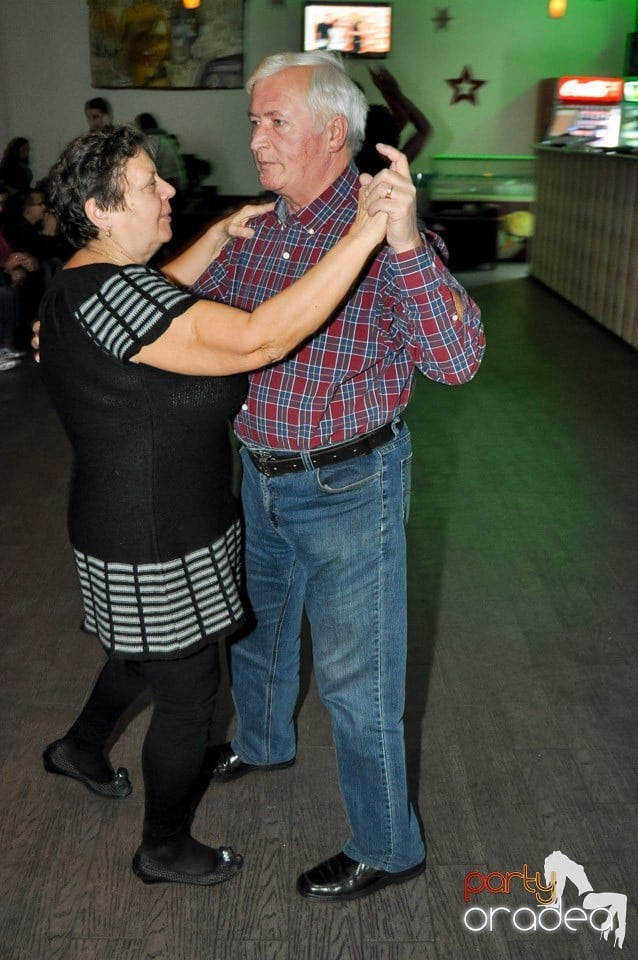 Seară de dans în Blondy's Art Café, 