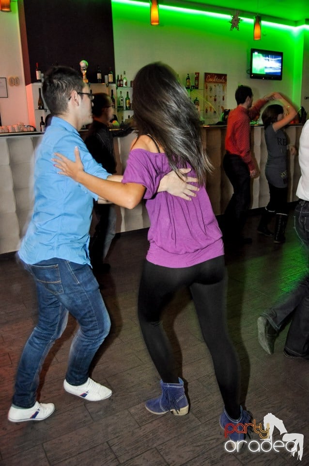 Seară de dans în Blondy's Art Café, 