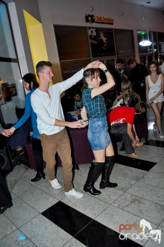 Seară de dans în Blondy's Art Café, 