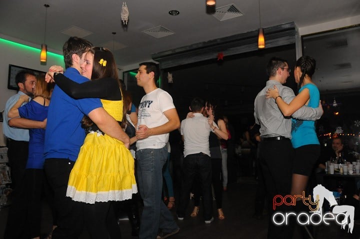 Seară de dans în Blondy's Art Café, 