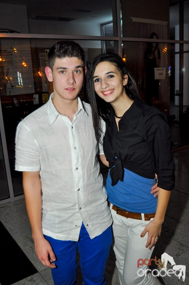 Seară de dans în Blondy's Art Café, 