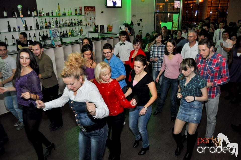 Seară de dans în Blondy's Art Café, 