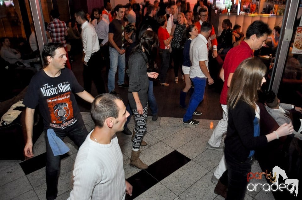 Seară de dans în Blondy's Art Café, 