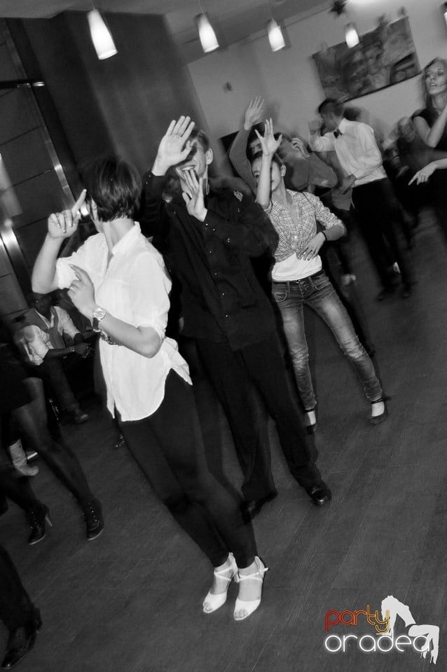 Seară de dans în Blondy's Art Café, 