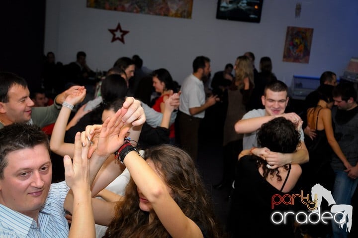 Seară de dans în Blondy's Art Café, 