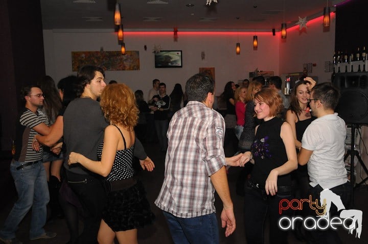 Seară de dans în Blondy's Art Café, 