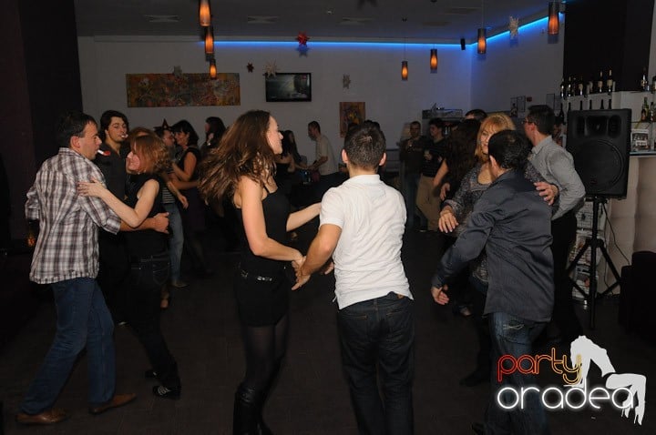 Seară de dans în Blondy's Art Café, 