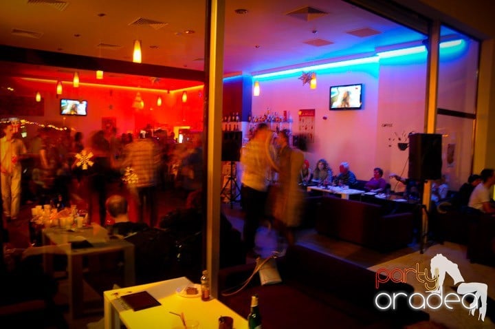 Seară de dans în Blondy's Art Café, 