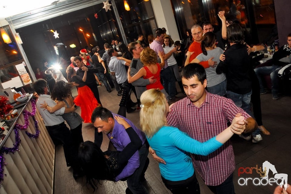 Seară de dans în Blondy's Art Café, 