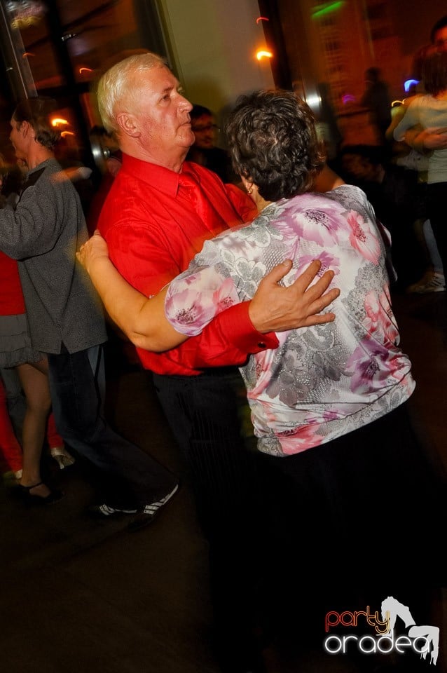 Seară de dans în Blondy's Art Café, 