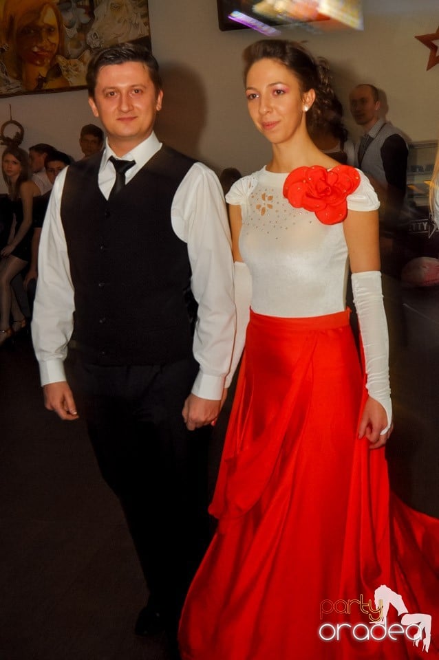 Seară de dans în Blondy's Art Café, 