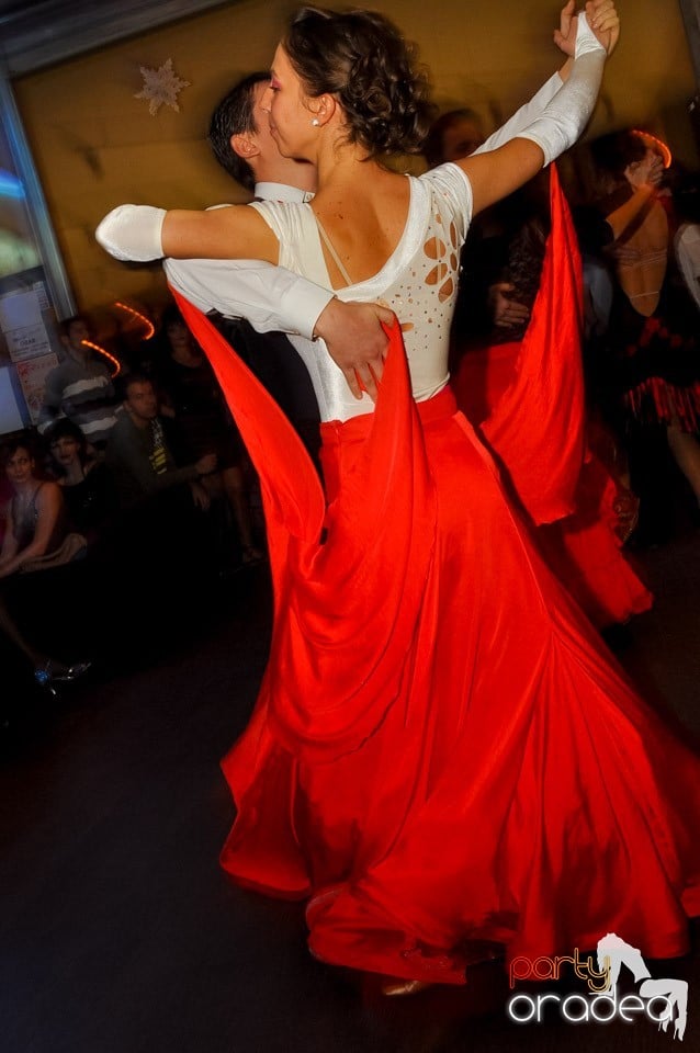 Seară de dans în Blondy's Art Café, 