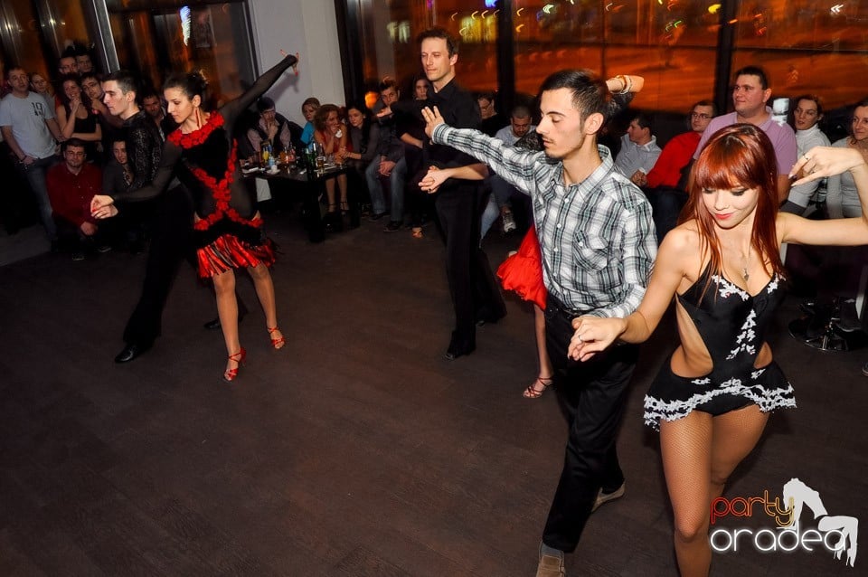 Seară de dans în Blondy's Art Café, 