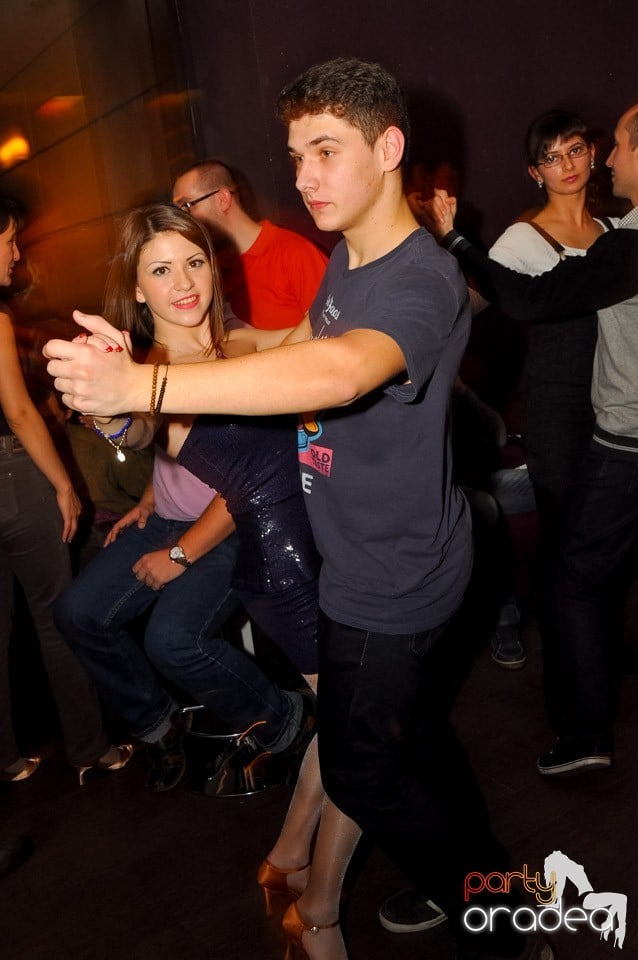 Seară de dans în Blondy's Art Café, 