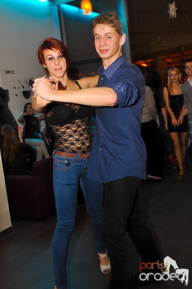 Seară de dans în Blondy's Art Café, 