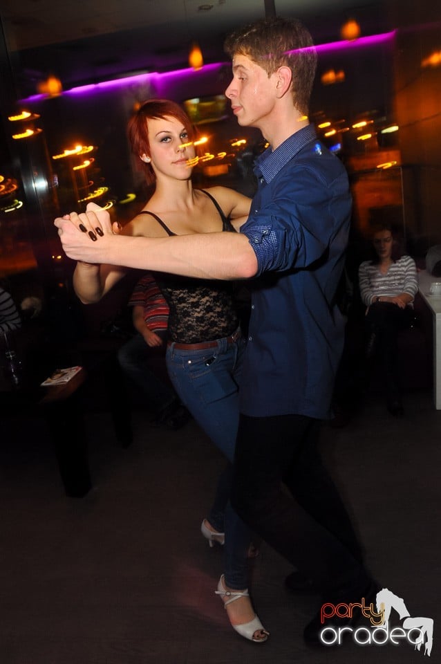 Seară de dans în Blondy's Art Café, 