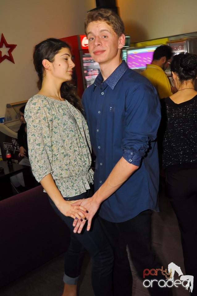 Seară de dans în Blondy's Art Café, 