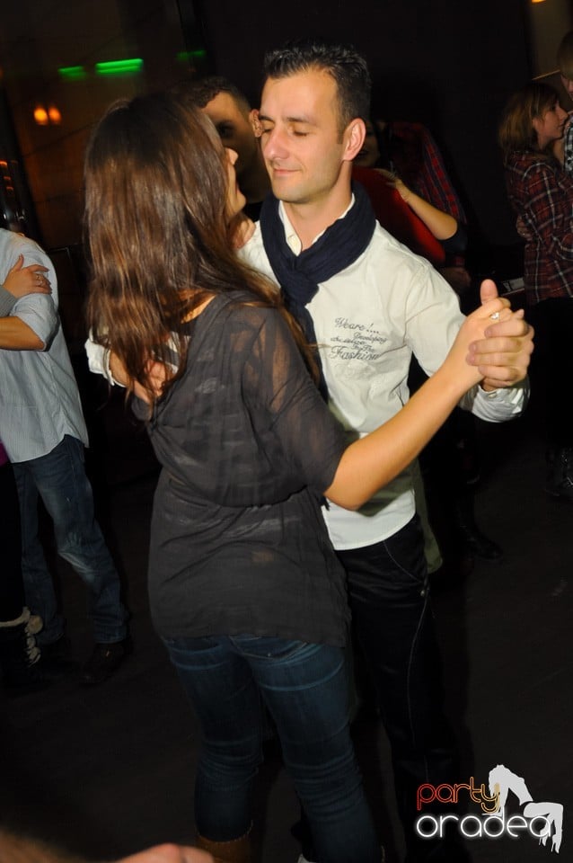 Seară de dans în Blondy's Art Café, 