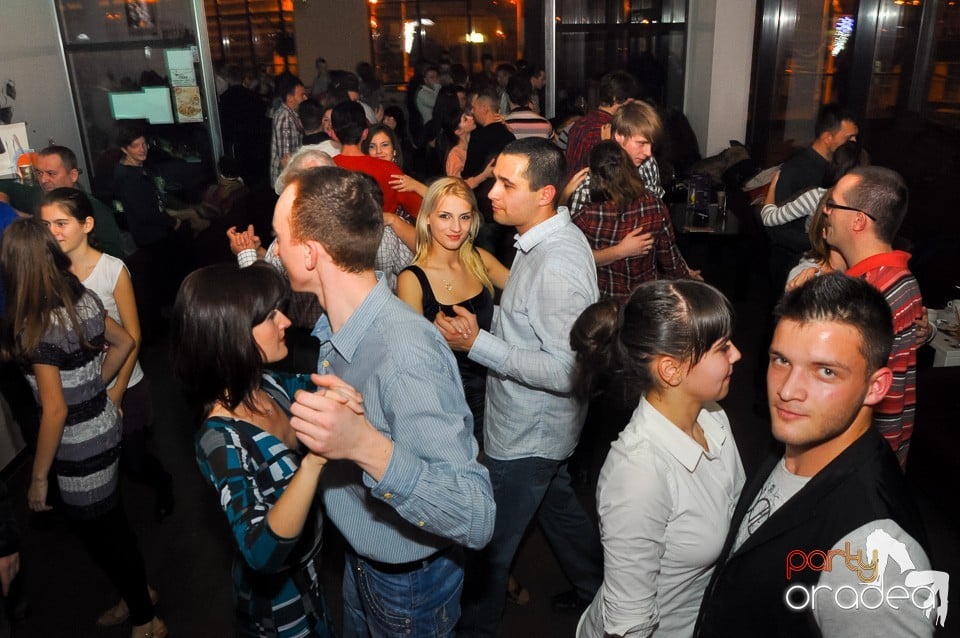 Seară de dans în Blondy's Art Café, 