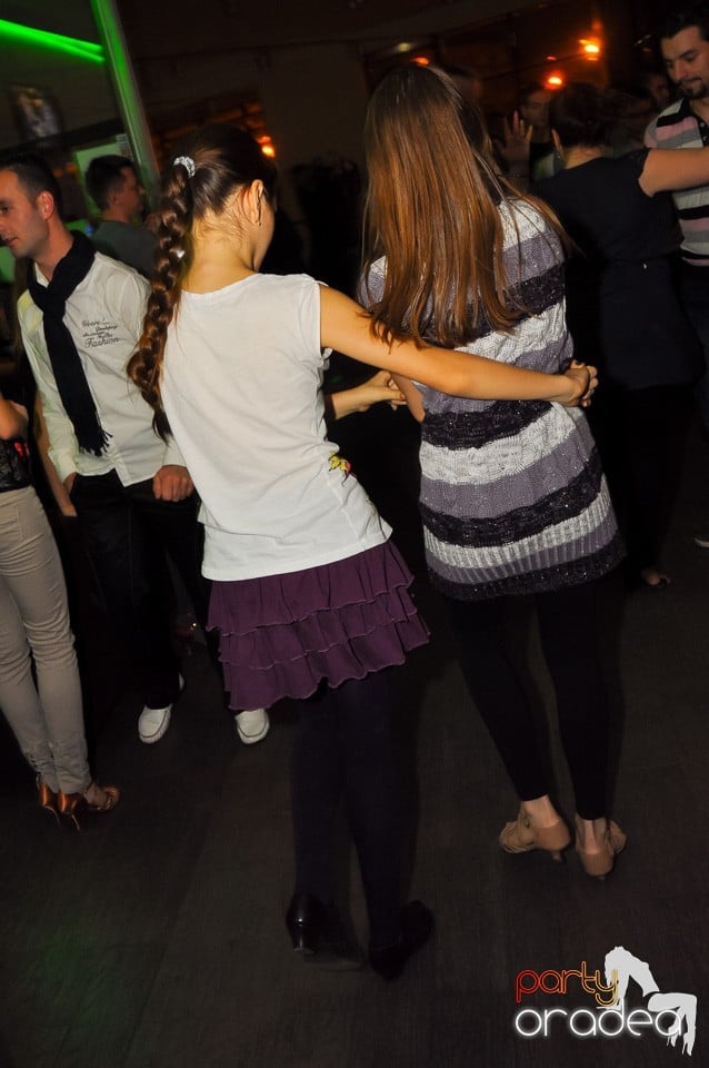 Seară de dans în Blondy's Art Café, 