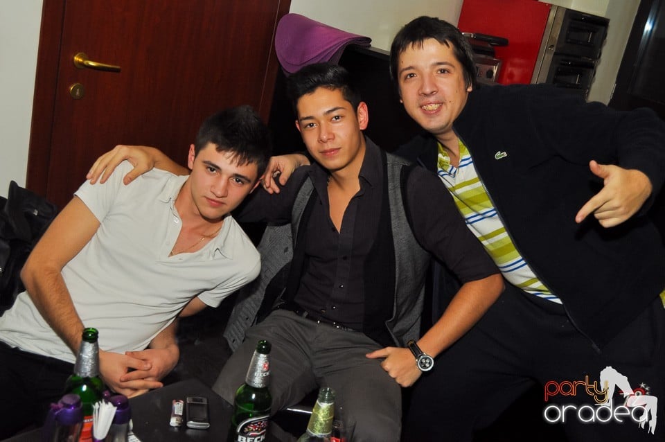 Seară de dans în Blondy's Art Café, 