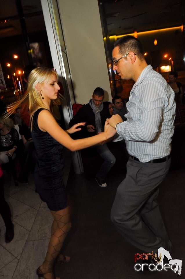 Seară de dans în Blondy's Art Café, 