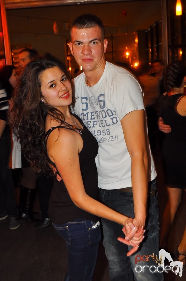 Seară de dans în Blondy's Art Café, 