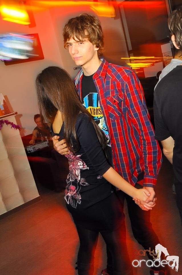 Seară de dans în Blondy's Art Café, 